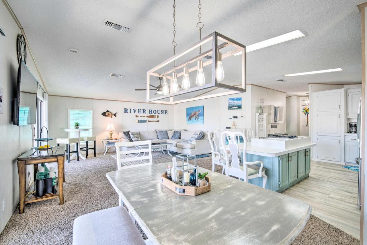 Retreat On The River With Boat Dock, Porch, And Grill! โฮโมซาสซา ภายนอก รูปภาพ