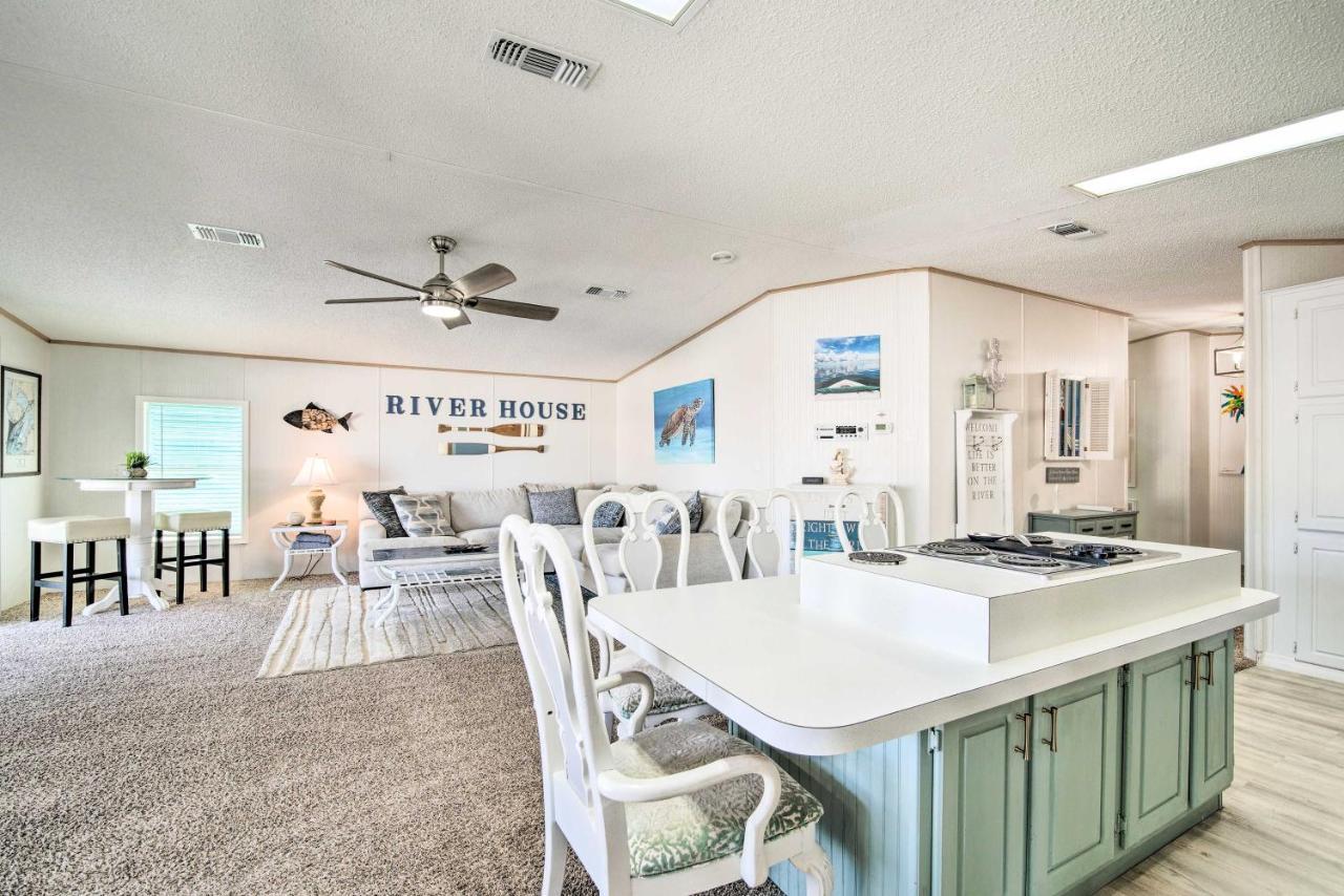 Retreat On The River With Boat Dock, Porch, And Grill! โฮโมซาสซา ภายนอก รูปภาพ